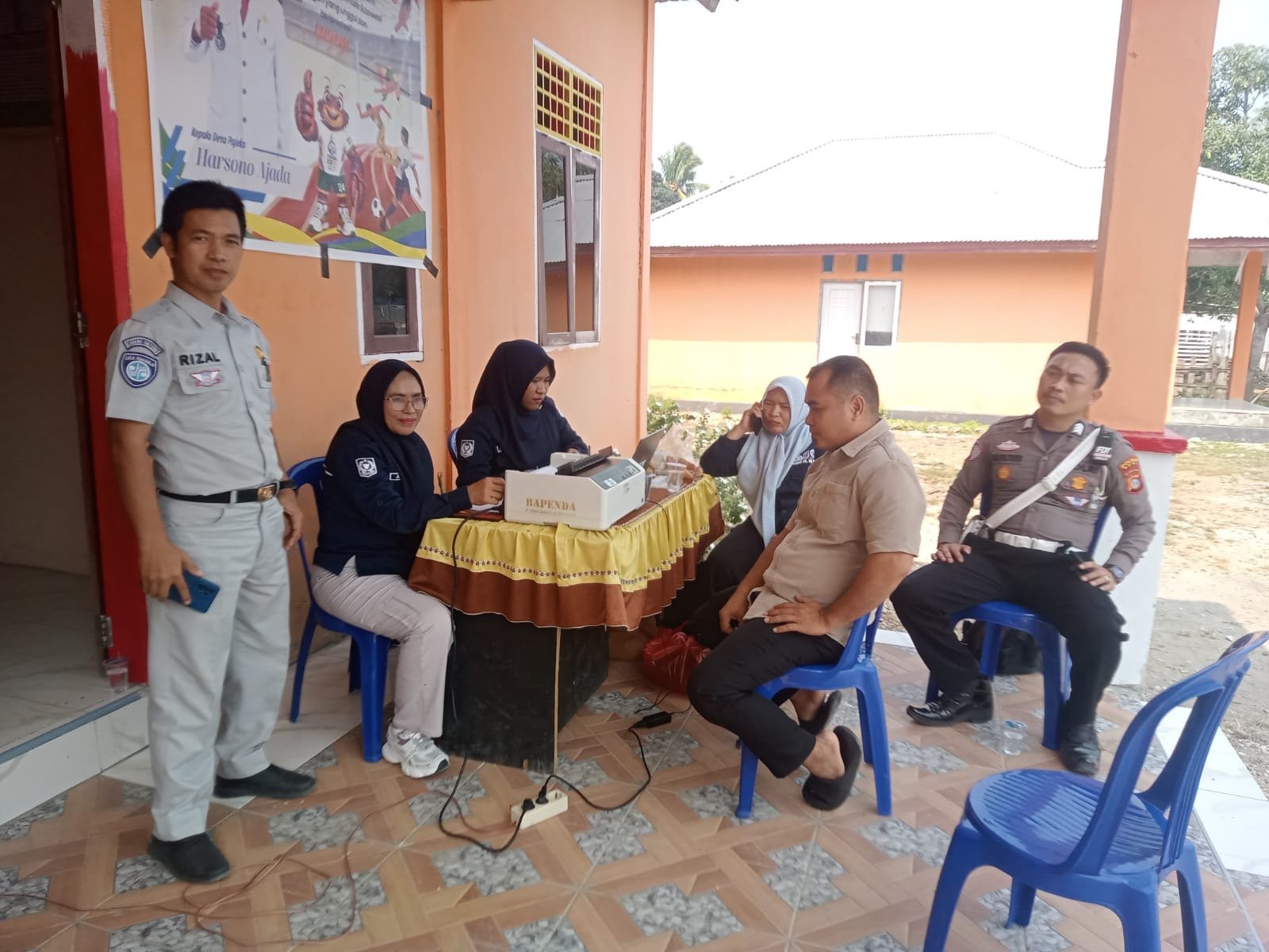 Jasa Raharja Dukung Pelayanan Samsat Keliling di Desa Pajeko, Kecamatan Momunu