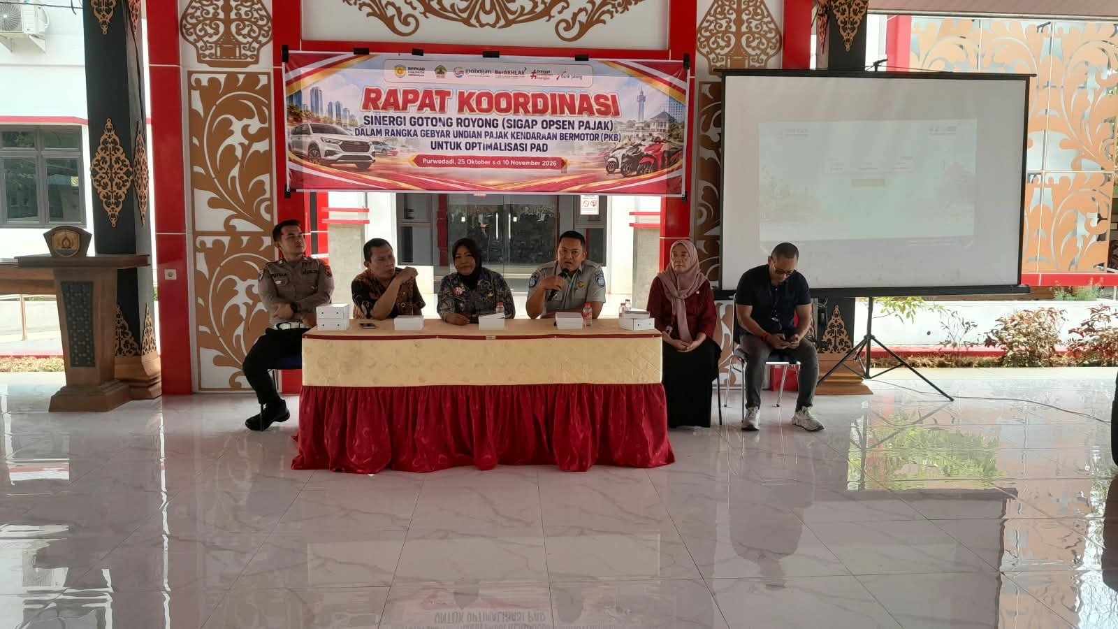 Tim Pembina Samsat Purwodadi Perkuat Kepatuhan Pajak melalui Gebyar Undian Wajib Pajak di Kecamatan Grobogan