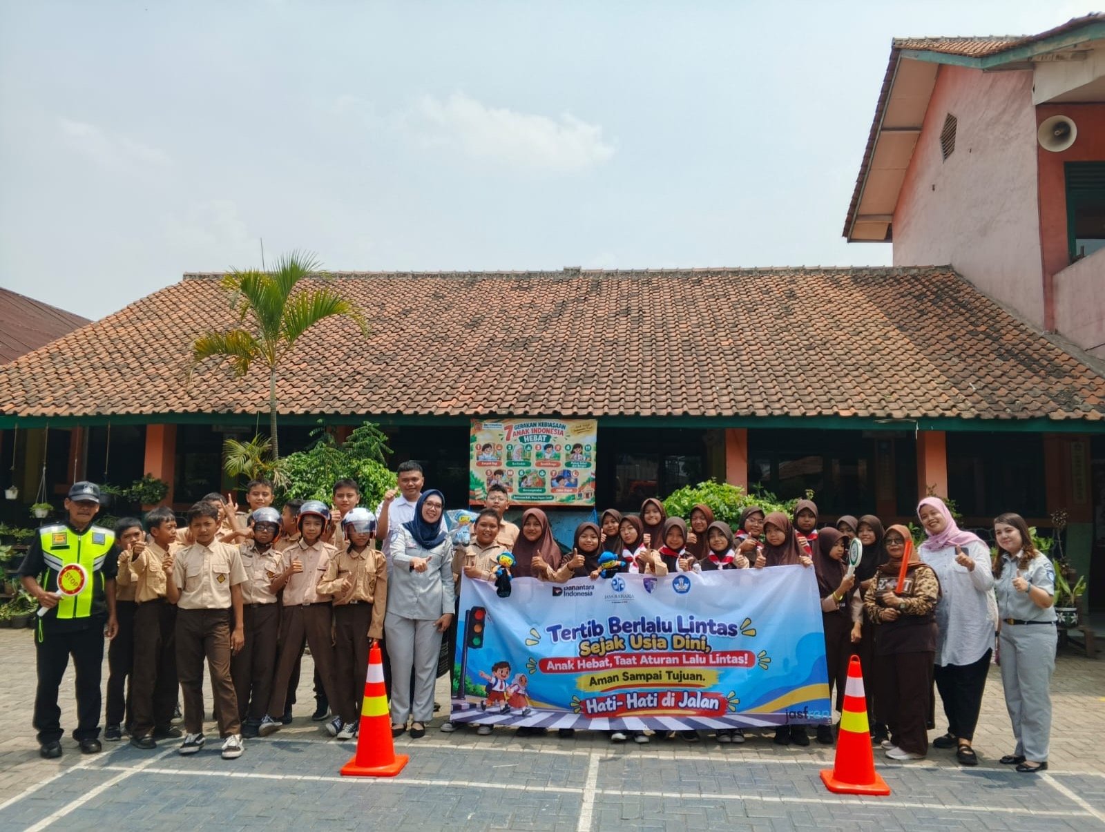 Jasa Raharja Hadir di PO Berlio Bandung, Gelar Pengobatan Gratis dan Edukasi PPGD untuk Tingkatkan Keselamatan Transportasi