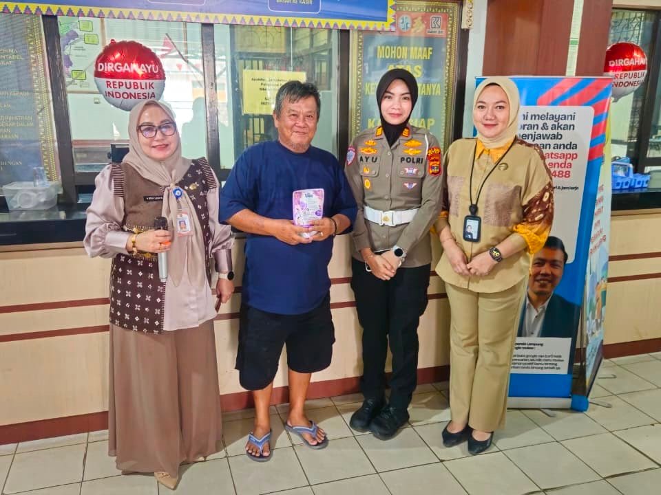 Wujud Apresiasi atas Kepatuhan, Jasa Raharja Metro Berikan Souvenir kepada Wajib Pajak