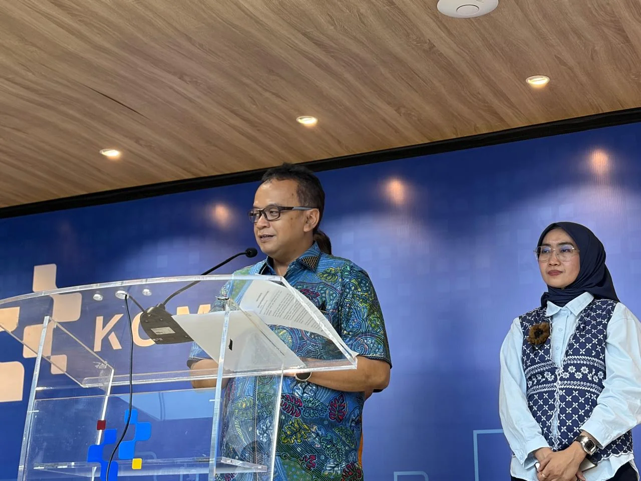 Komdigi Bahas Implementasi Putusan MK Bersama Tiga Operator Seluler