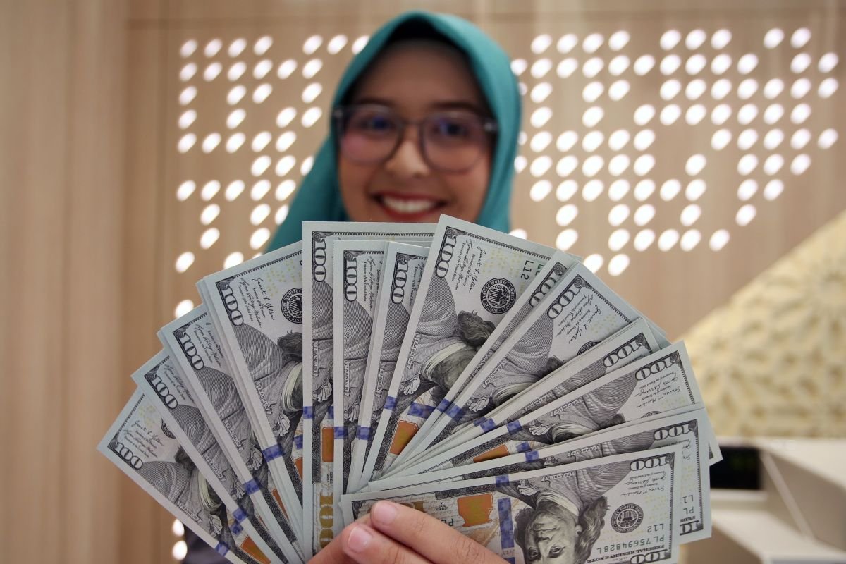 Dolar AS Menguat, Rupiah Dibuka Melemah di Awal Perdagangan