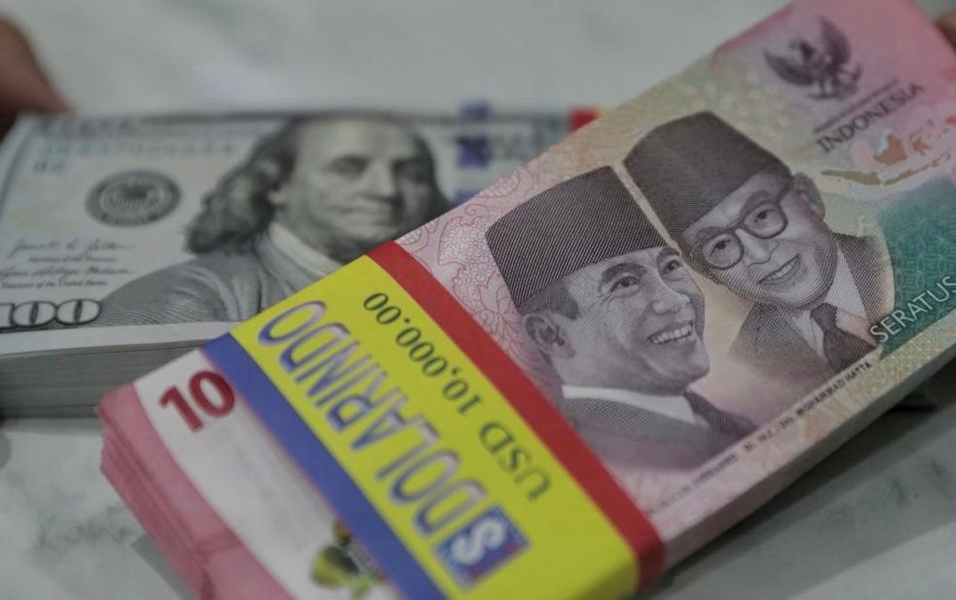 Update Nilai Tukar Rupiah: Berbalik Menguat di Level Rp18.000 per Dolar
