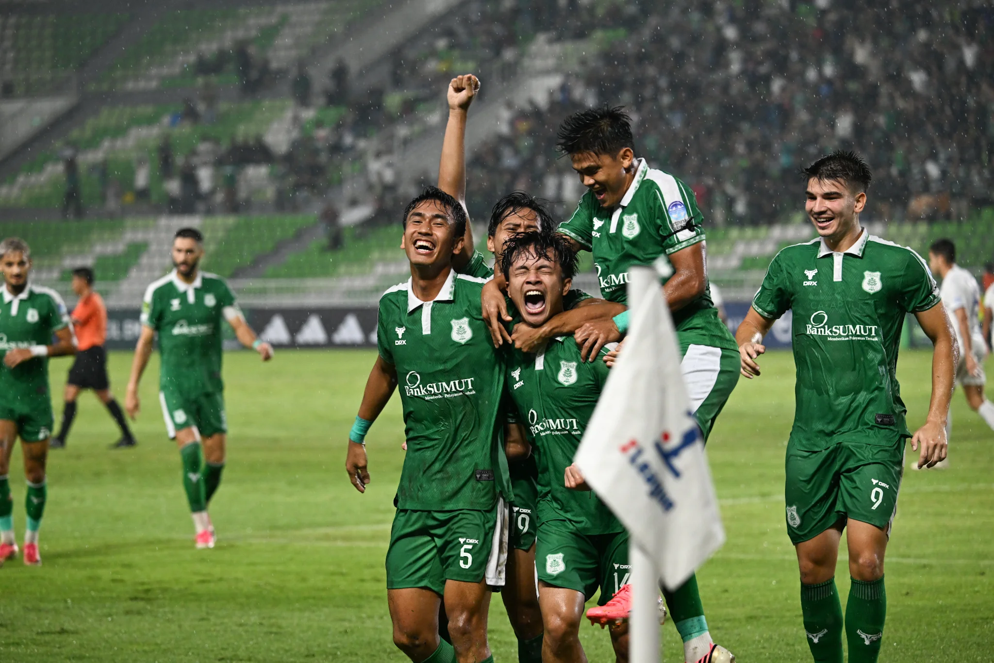 PSMS Medan Taklukkan PSIS Semarang 2-1 dalam Laga Sengit