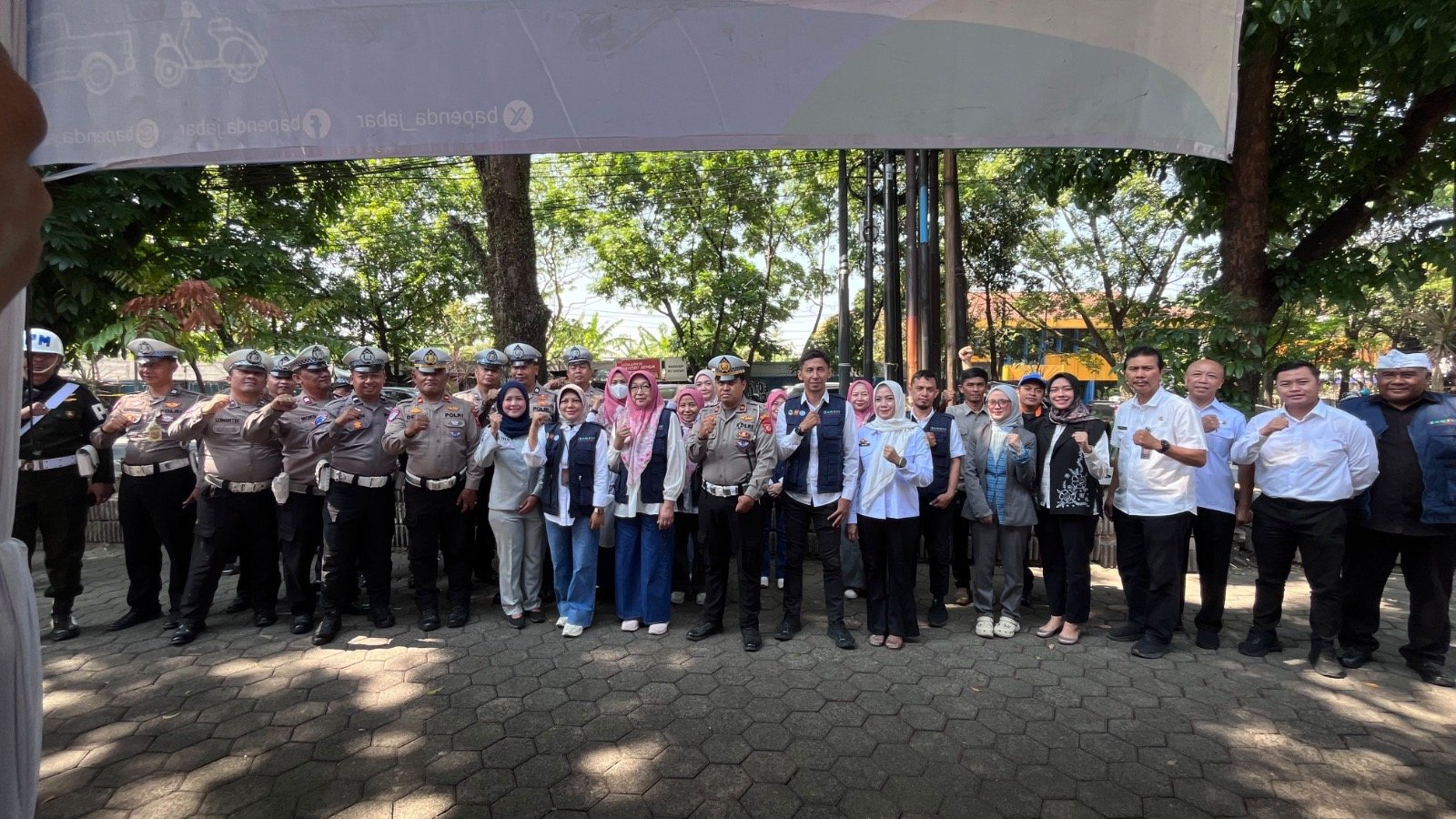 Berikan Kemudahan dan Keuntungan Bagi Wajib Pajak, Kolaborasi Jasa Raharja Bandung Bersama Tim Pembina Samsat Kawaluyaan Gelar Pemeriksaan PKB dan SWDKLLJ